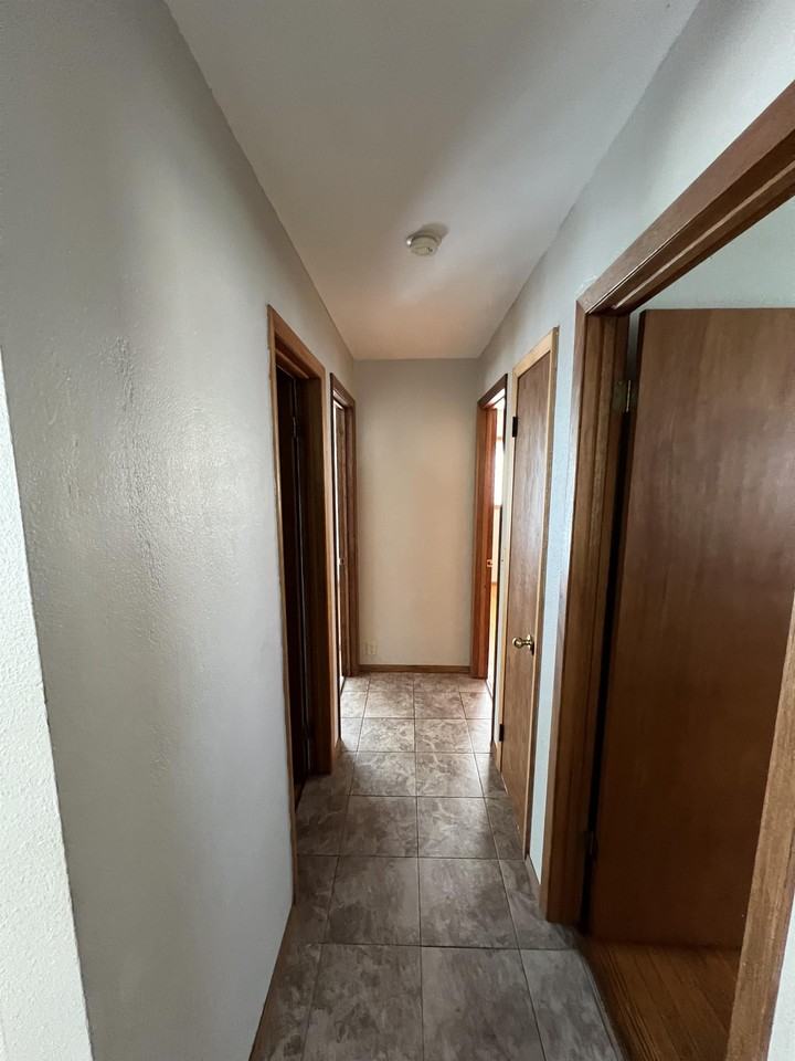 1510 S 38th St #1510 - Photo 4 of 11