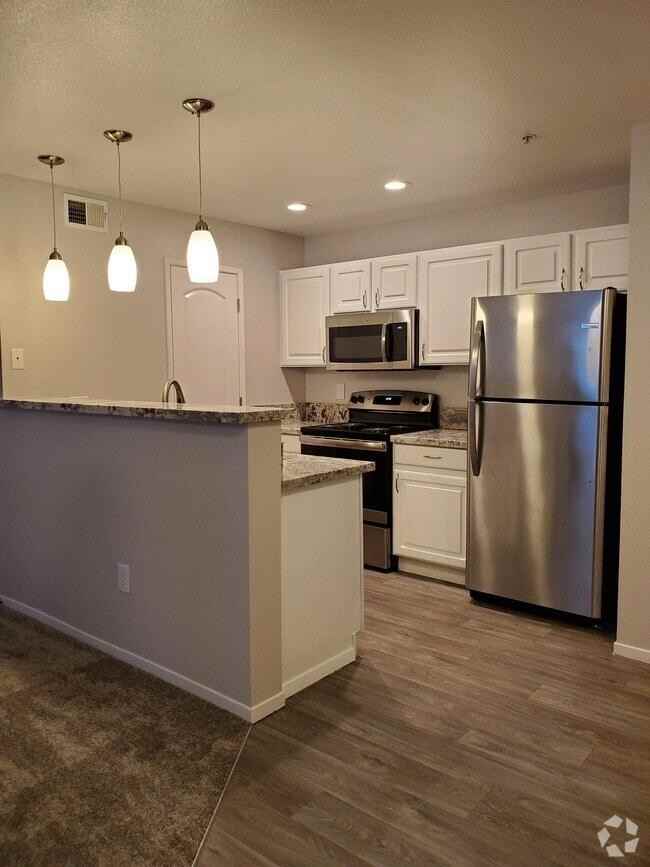 7646 Highlands View Rd - Photo 5 of 21