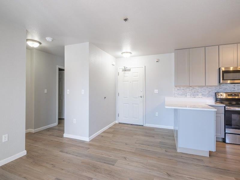 7646 Highlands View Rd - Photo 4 of 21