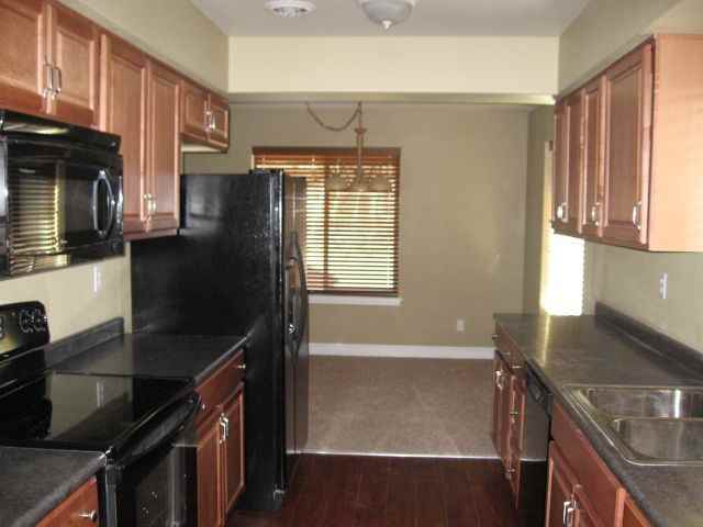 1013 N 23rd St - Photo 3 of 7