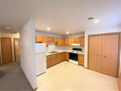 609 Grover Ave #9 - Photo 3 of 12