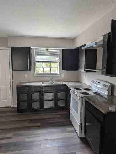 210 206 - Photo 3 of 17