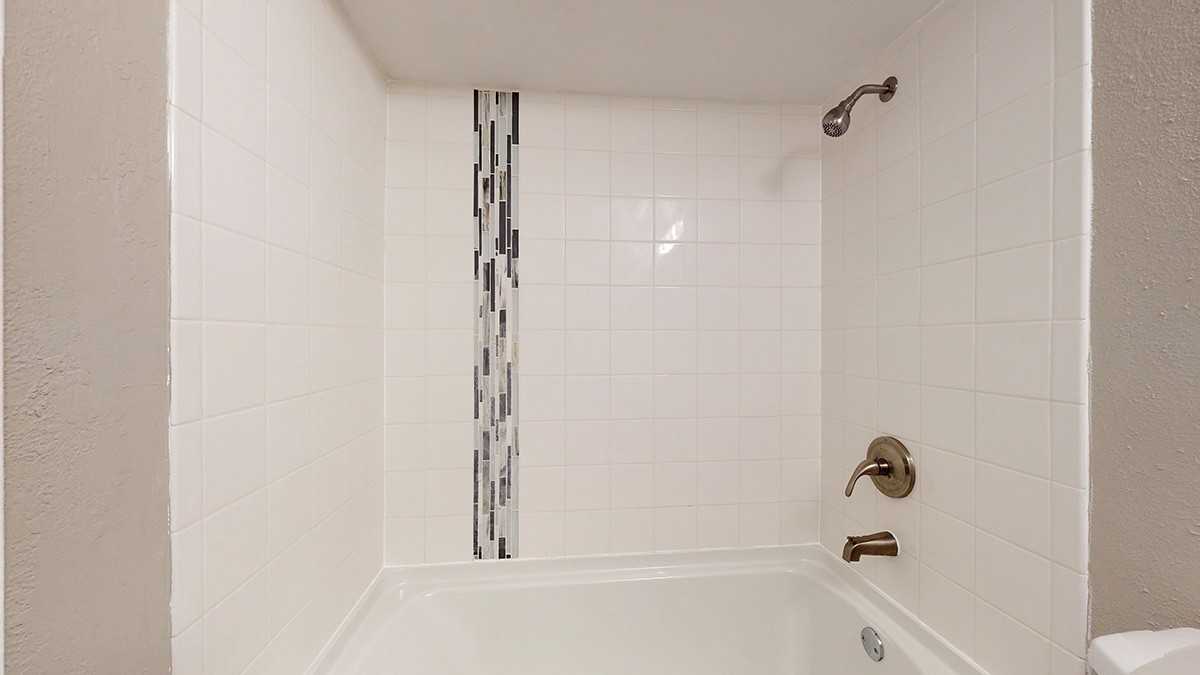 2550 S Valley Hwy #8 - Photo 2 of 30