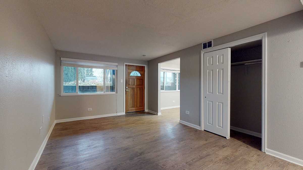 2550 S Valley Hwy #8 - Photo 3 of 30