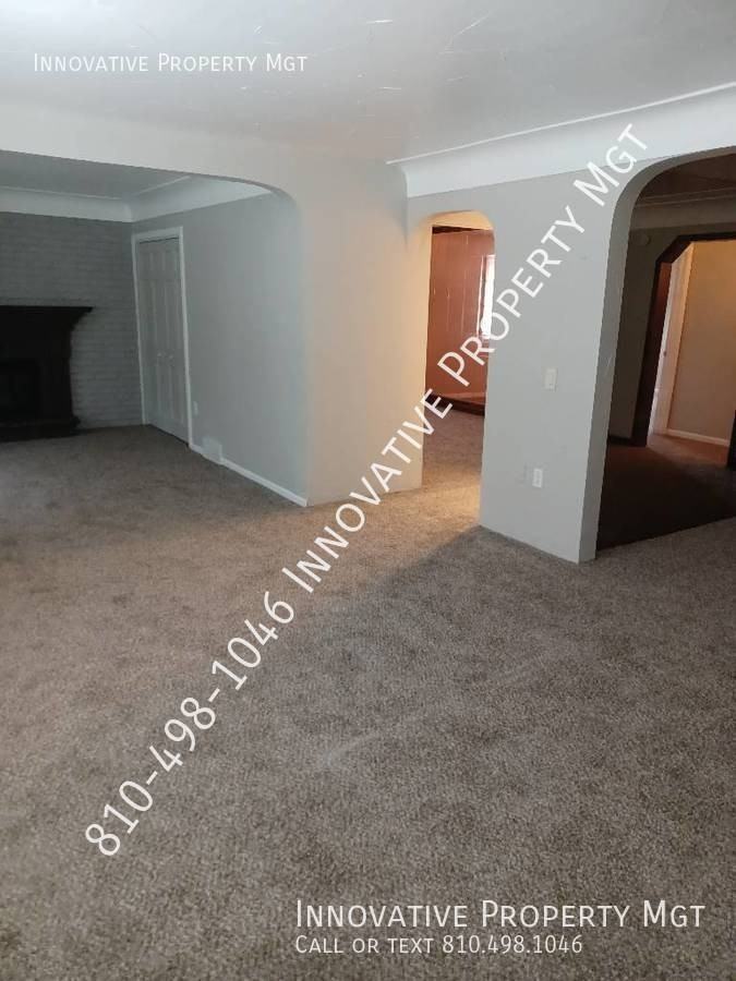 4038 N Elms Rd - Photo 2 of 43