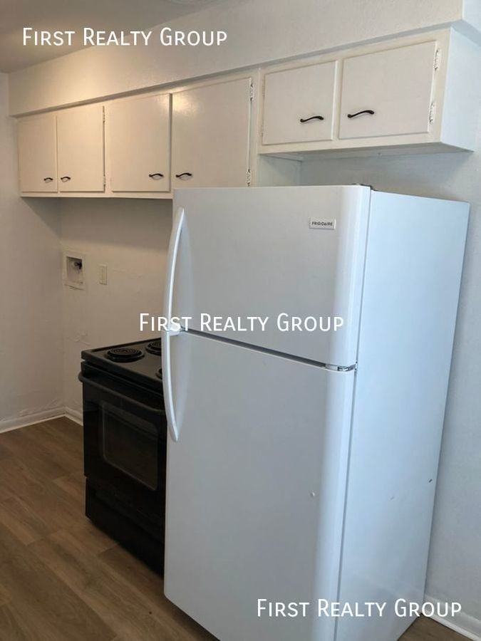 2108 Bickmore Ave - Photo 3 of 8