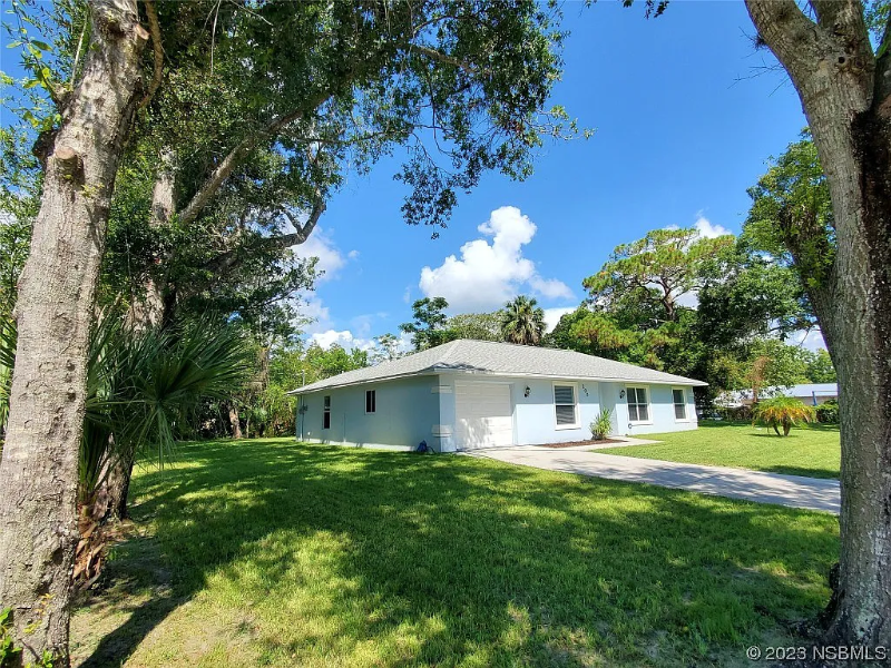 200 Bay St - Photo 2 of 25