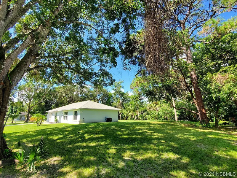 200 Bay St - Photo 3 of 25