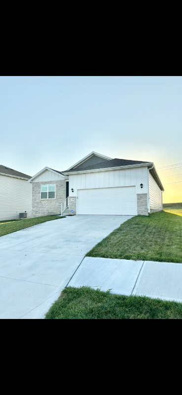 11528 S 191st Ave - Photo 2 of 14