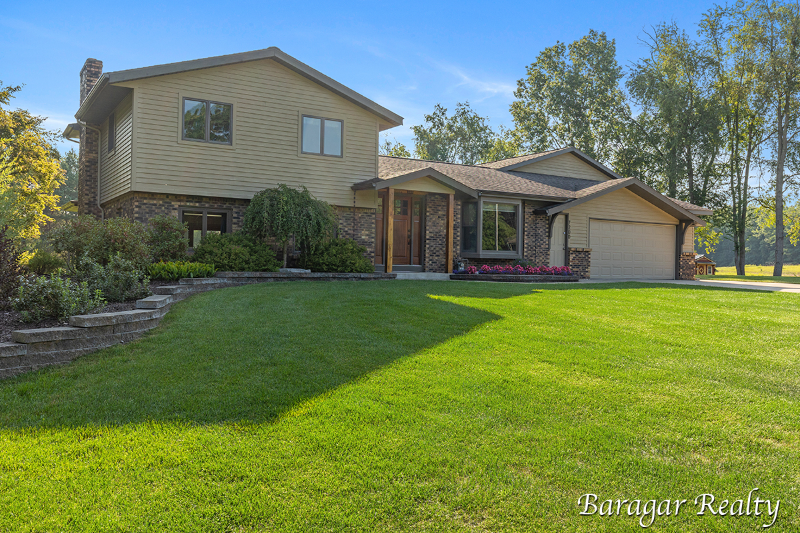 7200 Chandler Dr Ne - Photo 2 of 46