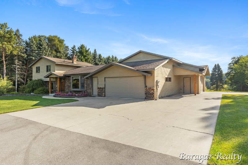 7200 Chandler Dr Ne - Photo 3 of 46