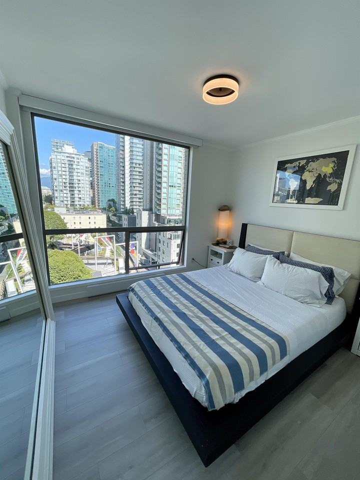 1201 1201, 928 Richards Street - 1 #1 - Photo 4 of 22