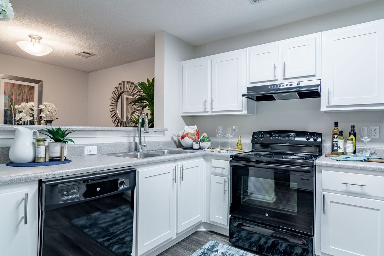 Belle Vista Apartments - Photo 2 of 31