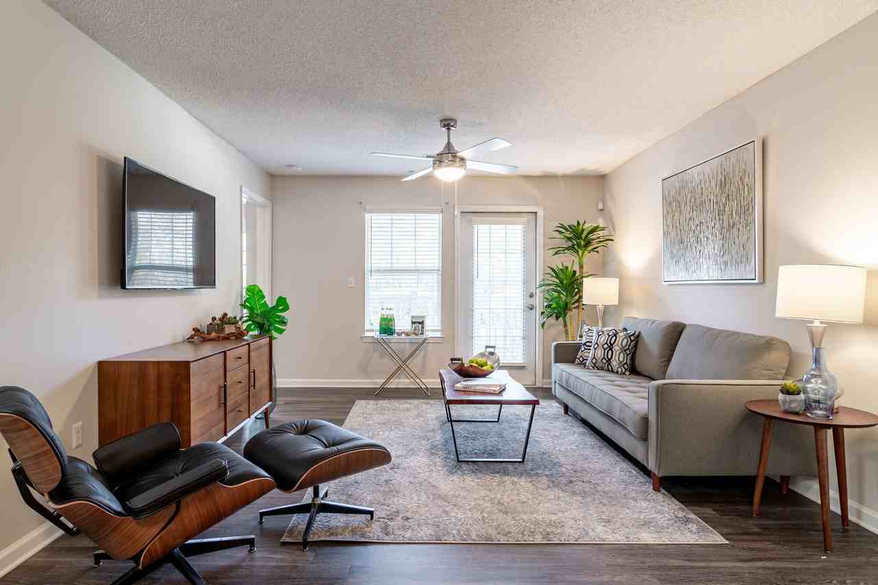 Belle Vista Apartments - Photo 5 of 31