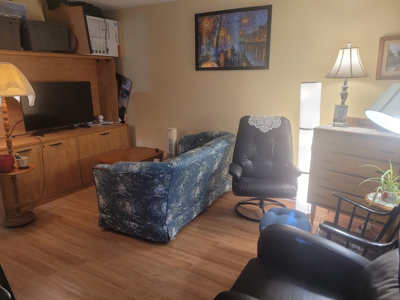 124 Coronation Ave Bsmt #BS - Photo 5 of 12