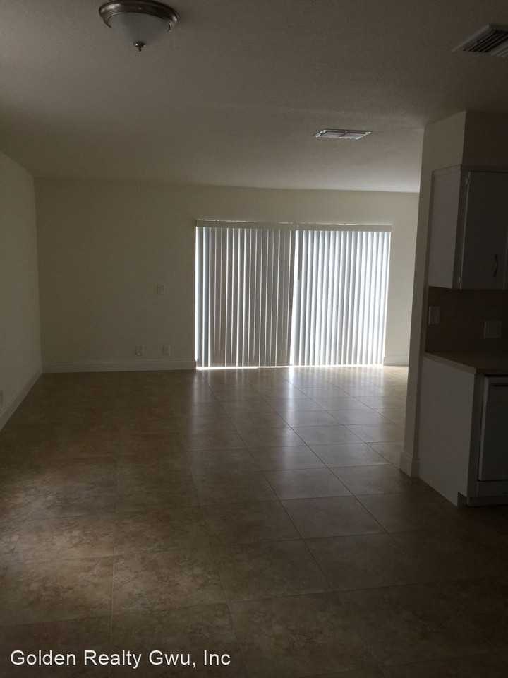 11500  - 11508  NW 44th Street - Photo 2 of 15