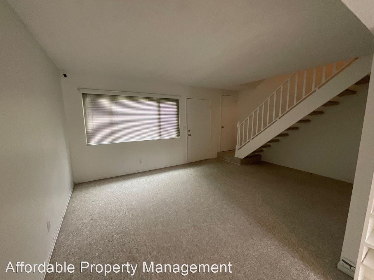 3634 Oxford Cmn - Photo 2 of 15