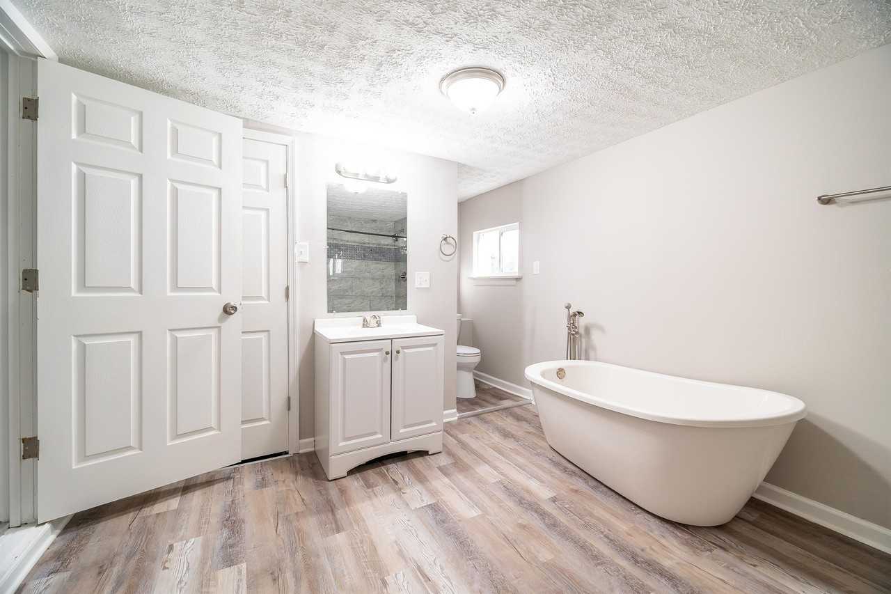 465 Brehl Ave #1 - Photo 3 of 31