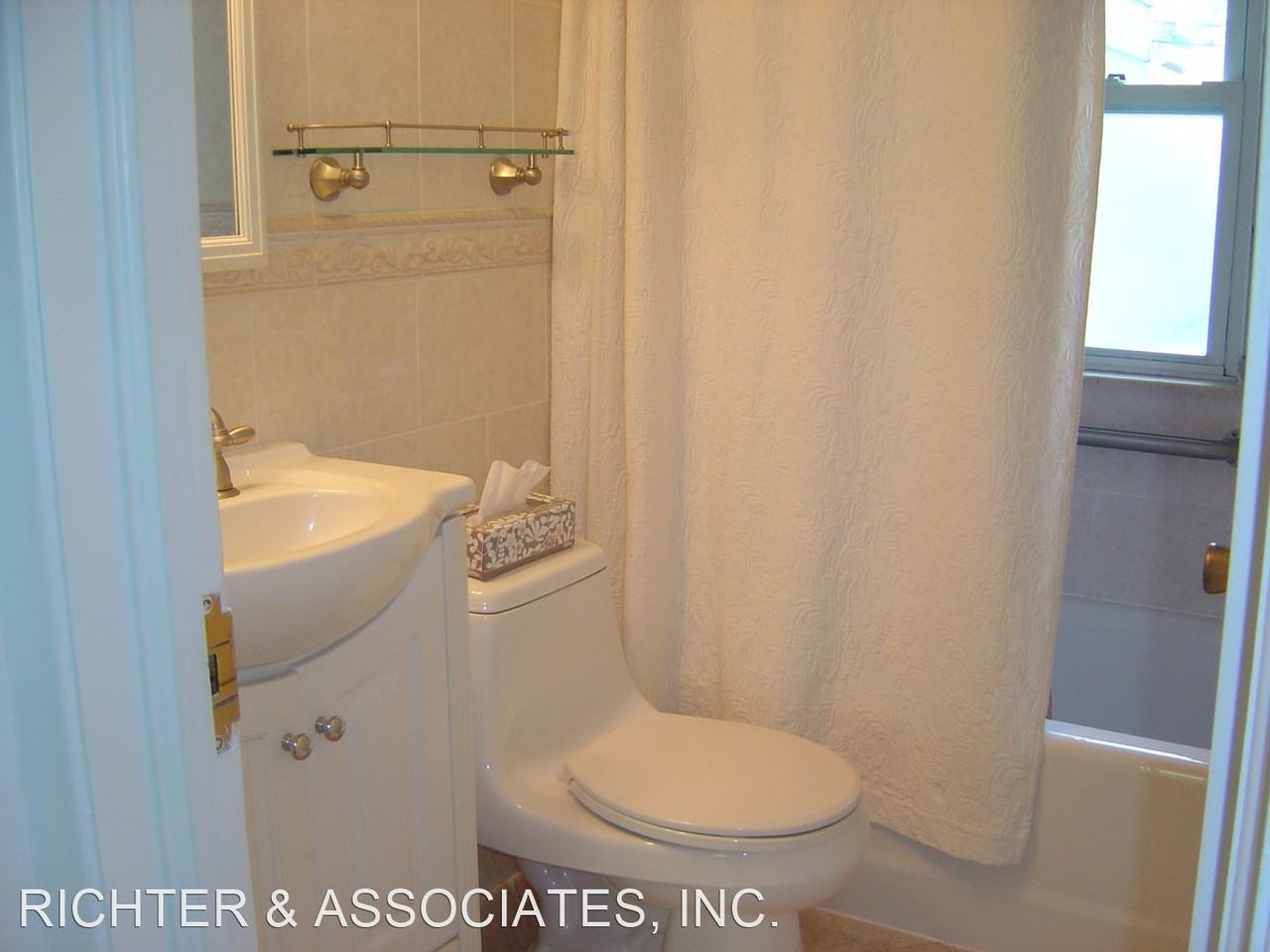 1756 Venice St - Photo 2 of 8