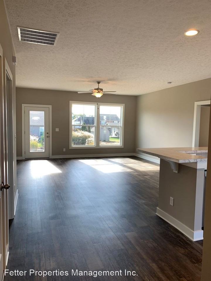 7137 Oakpark Dr - Photo 3 of 20