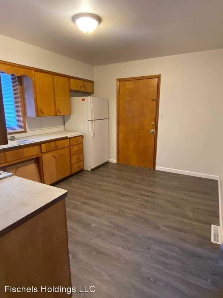 1108 Grant - Photo 2 of 6