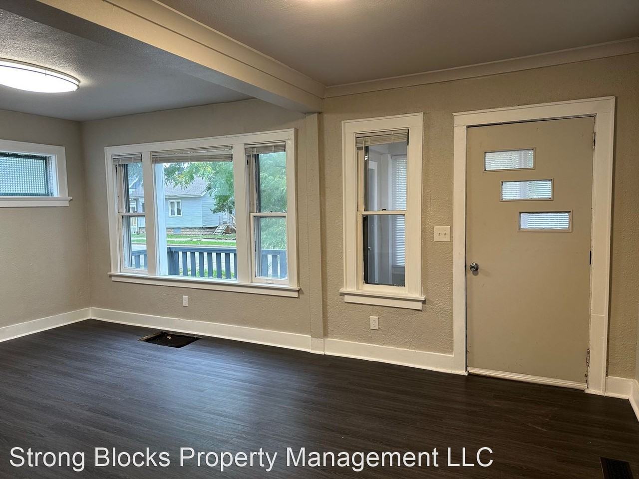 3252 N 42nd St - Photo 3 of 28