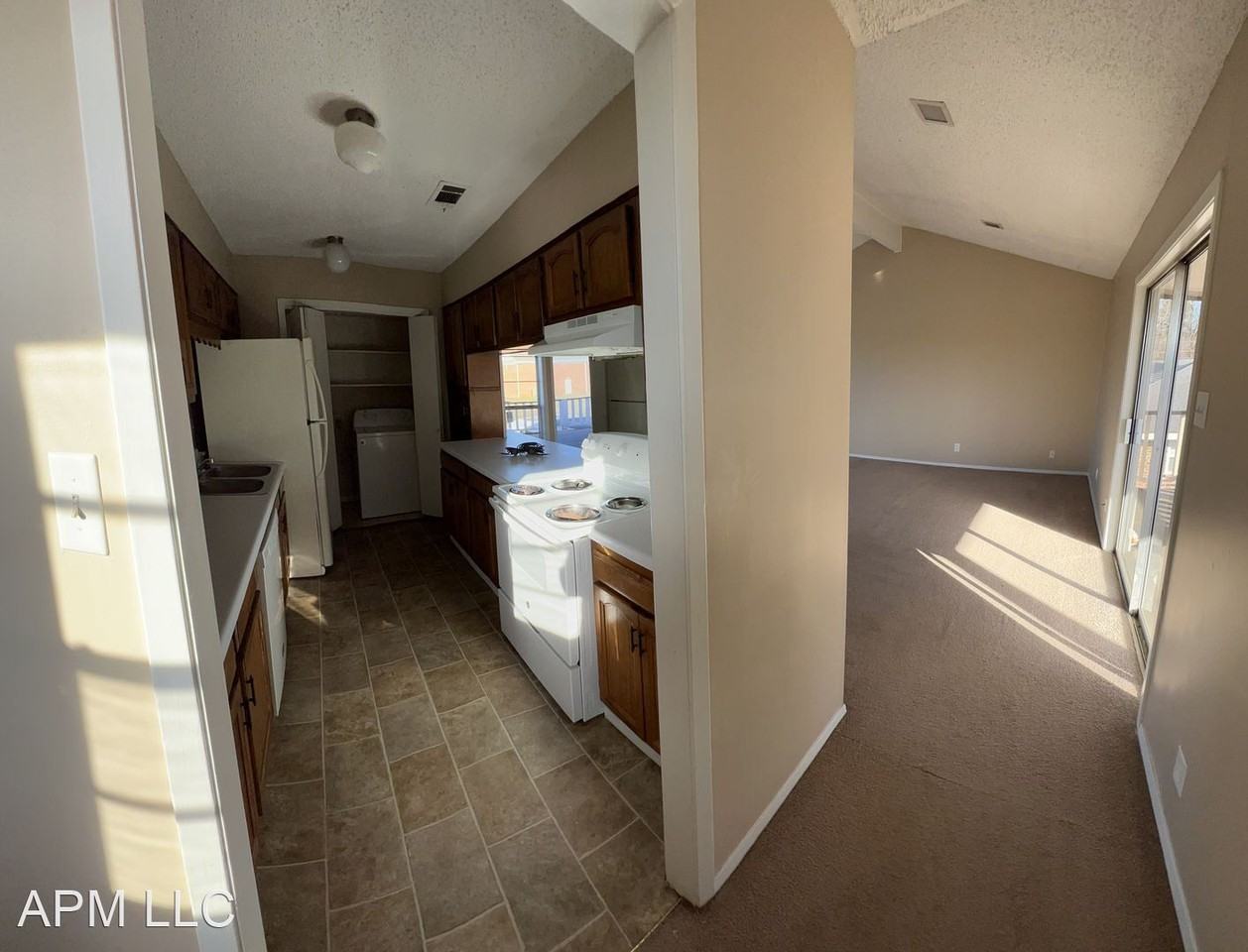 3204 Cameron St - Photo 3 of 9