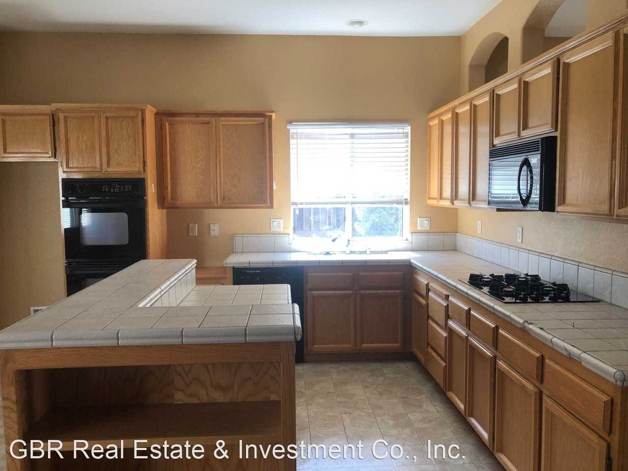 2028 Taft Dr - Photo 2 of 18