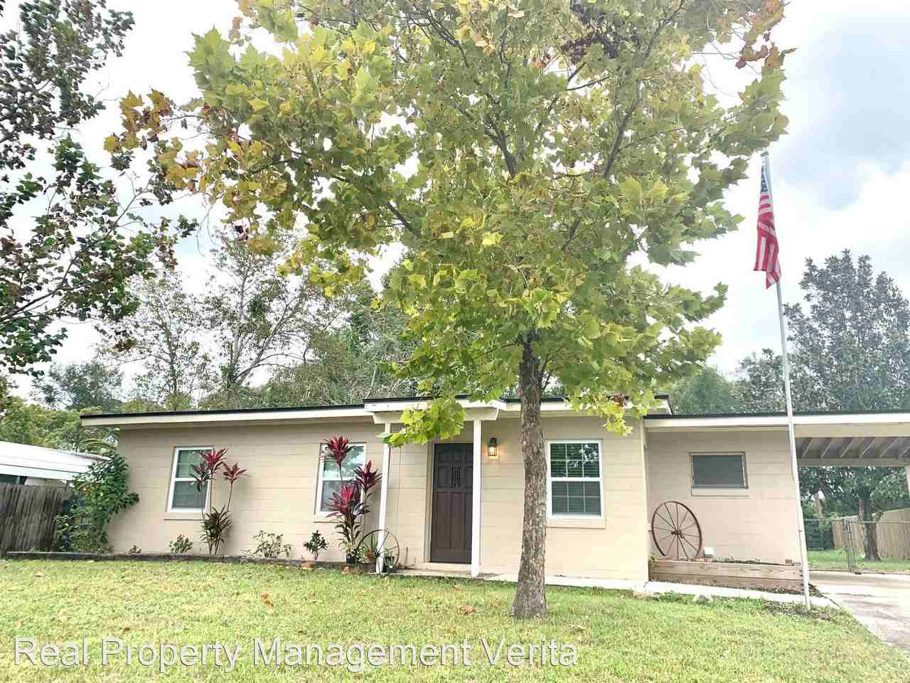 521 E 4th St - Photo 2 of 20