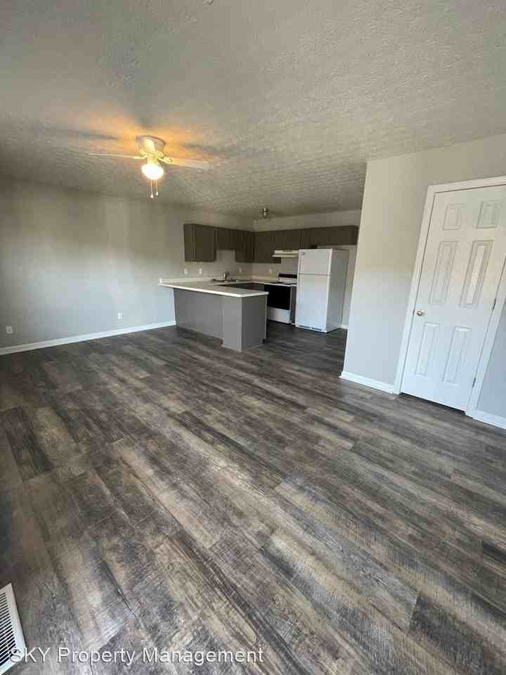 Amy Avenue Fourplexes - Photo 2 of 10