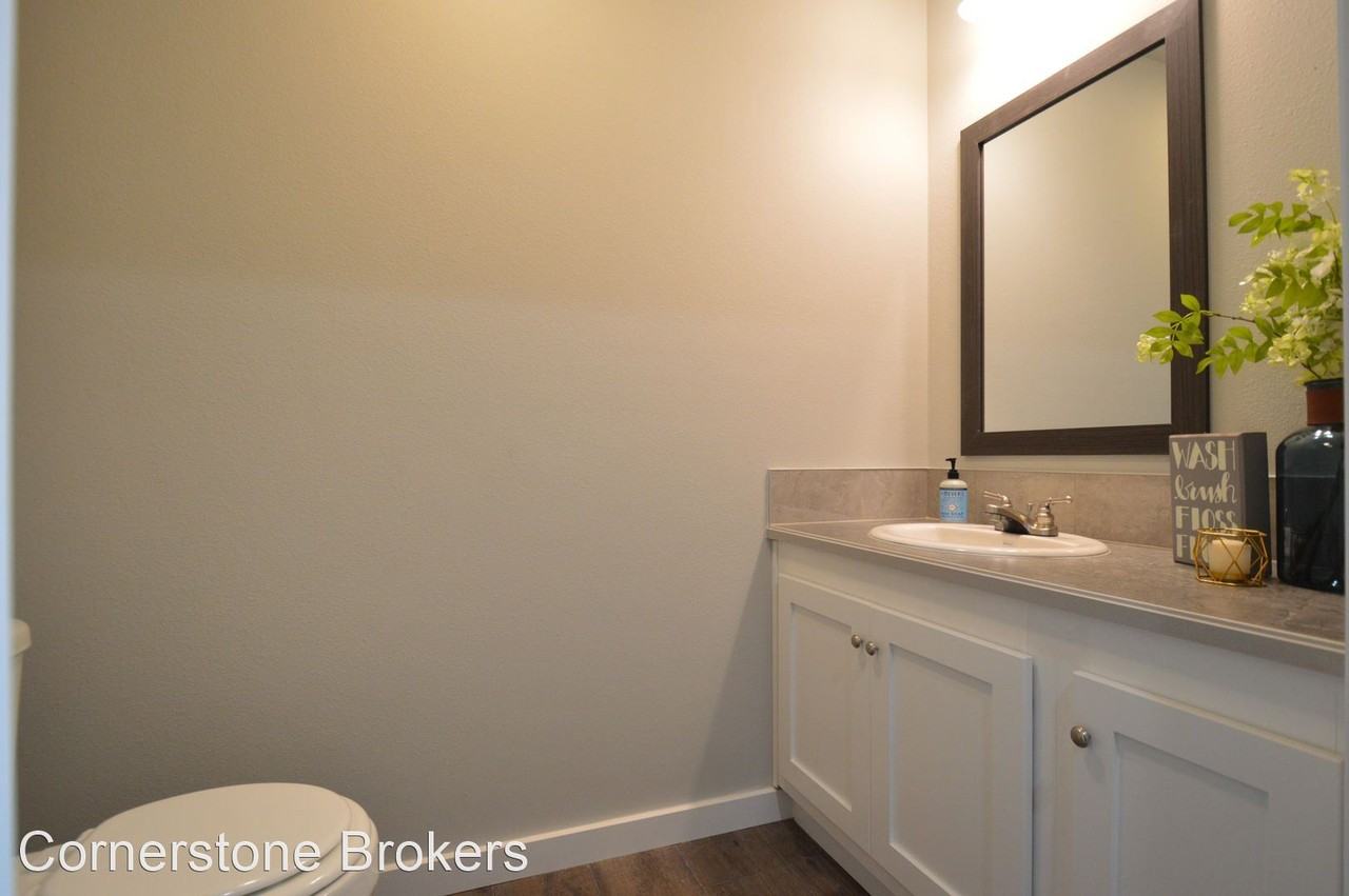 228 Omnia Street - Photo 3 of 15