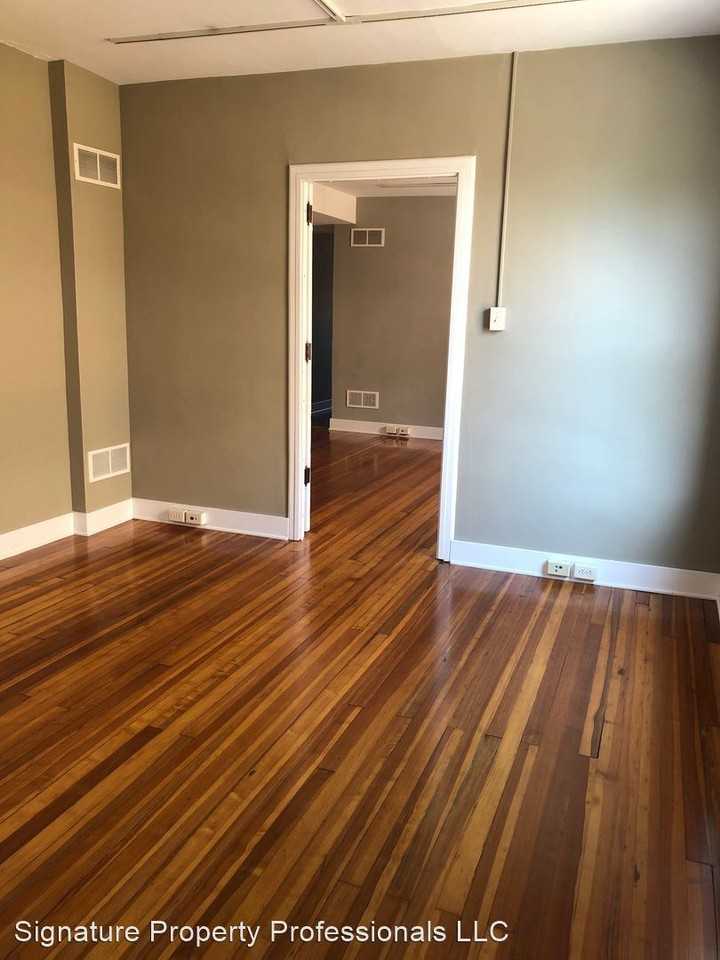 104 West Chestnut Street - Photo 2 of 7