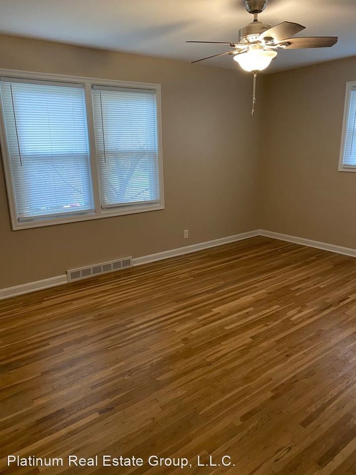 1720 N 59th St - Photo 3 of 10