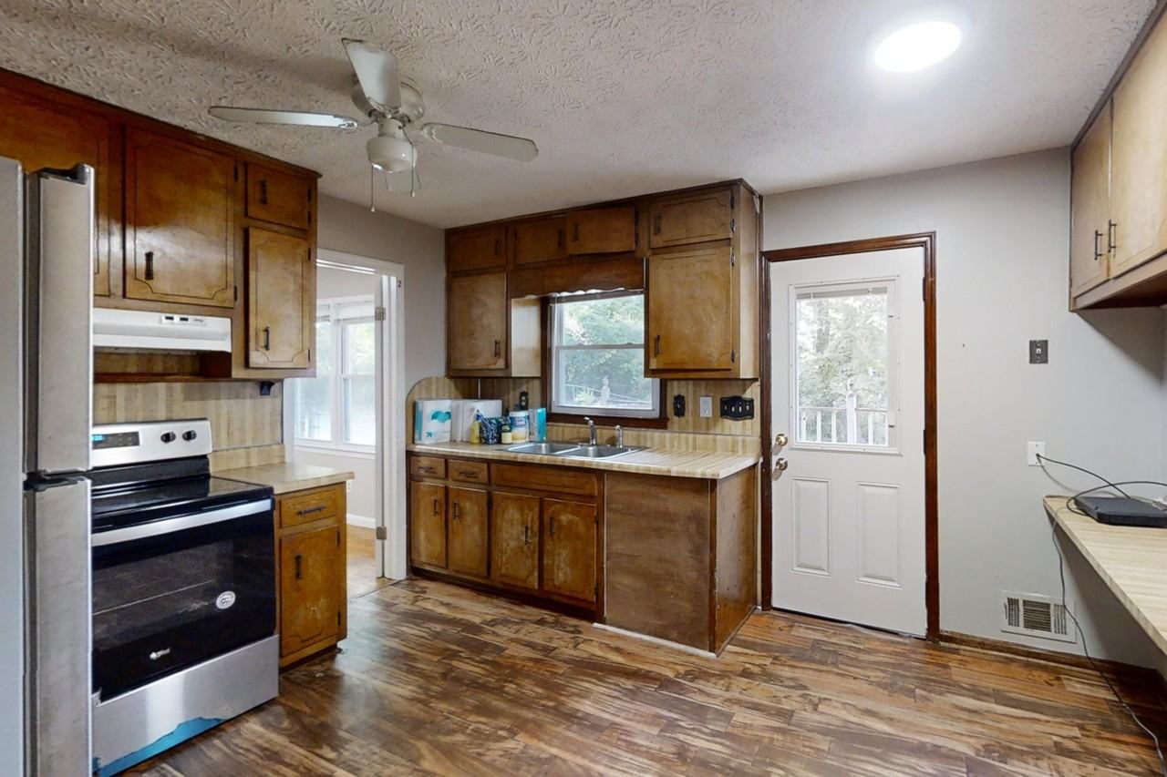 Whisperwood Trl - Photo 3 of 7