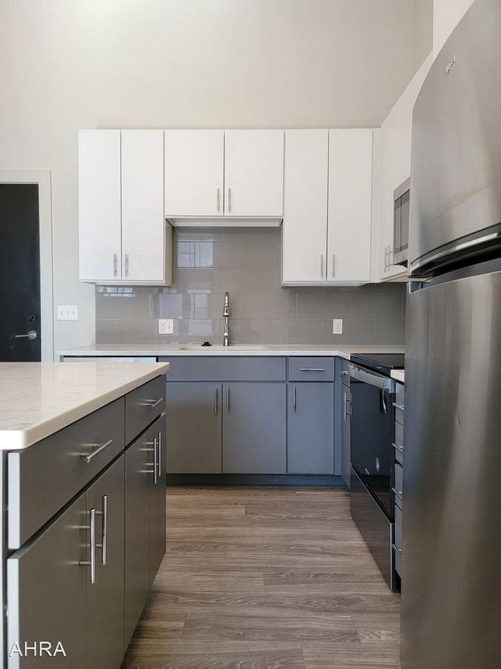 1910 Washington Avenue - Photo 2 of 13