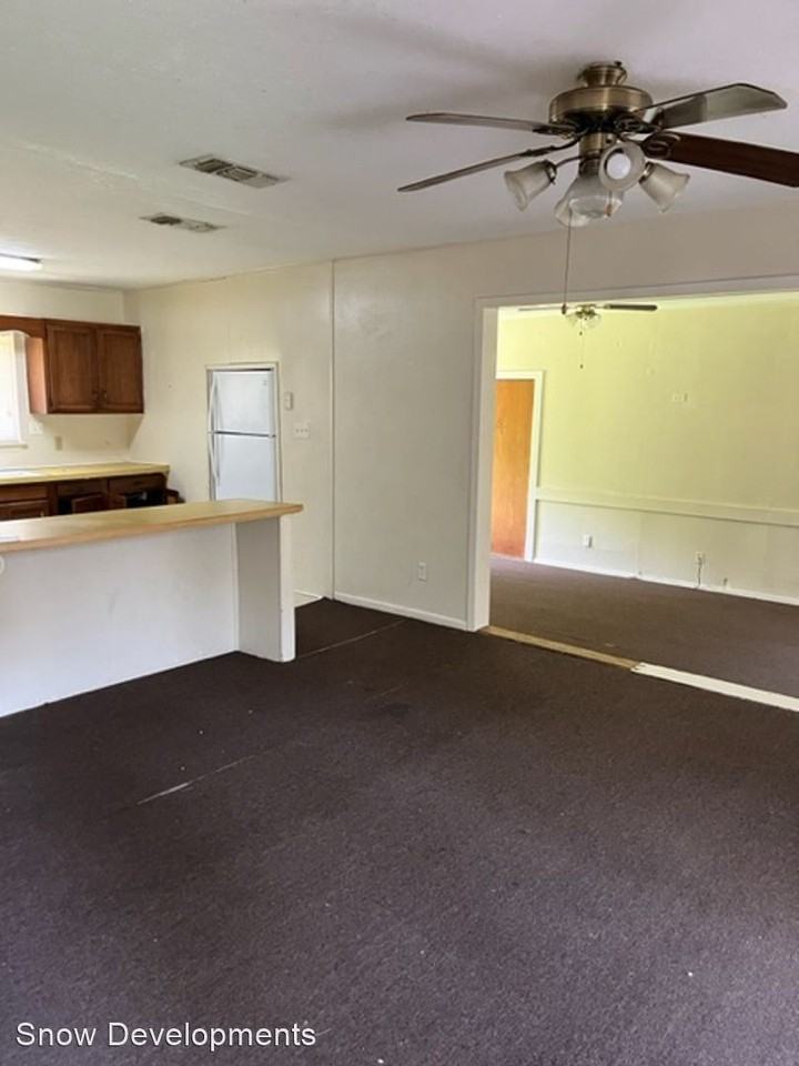 811 Wake Ave - Photo 2 of 7