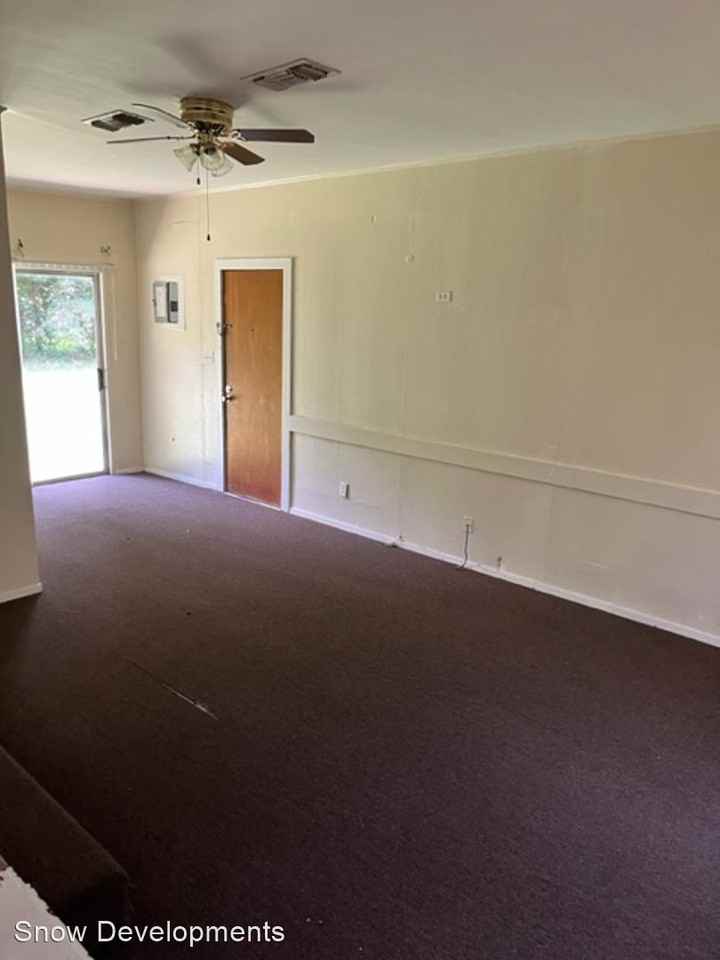 811 Wake Ave - Photo 3 of 7