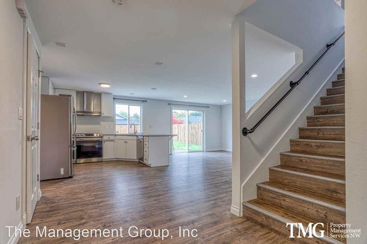 705 Se 146th Ave - Photo 3 of 31