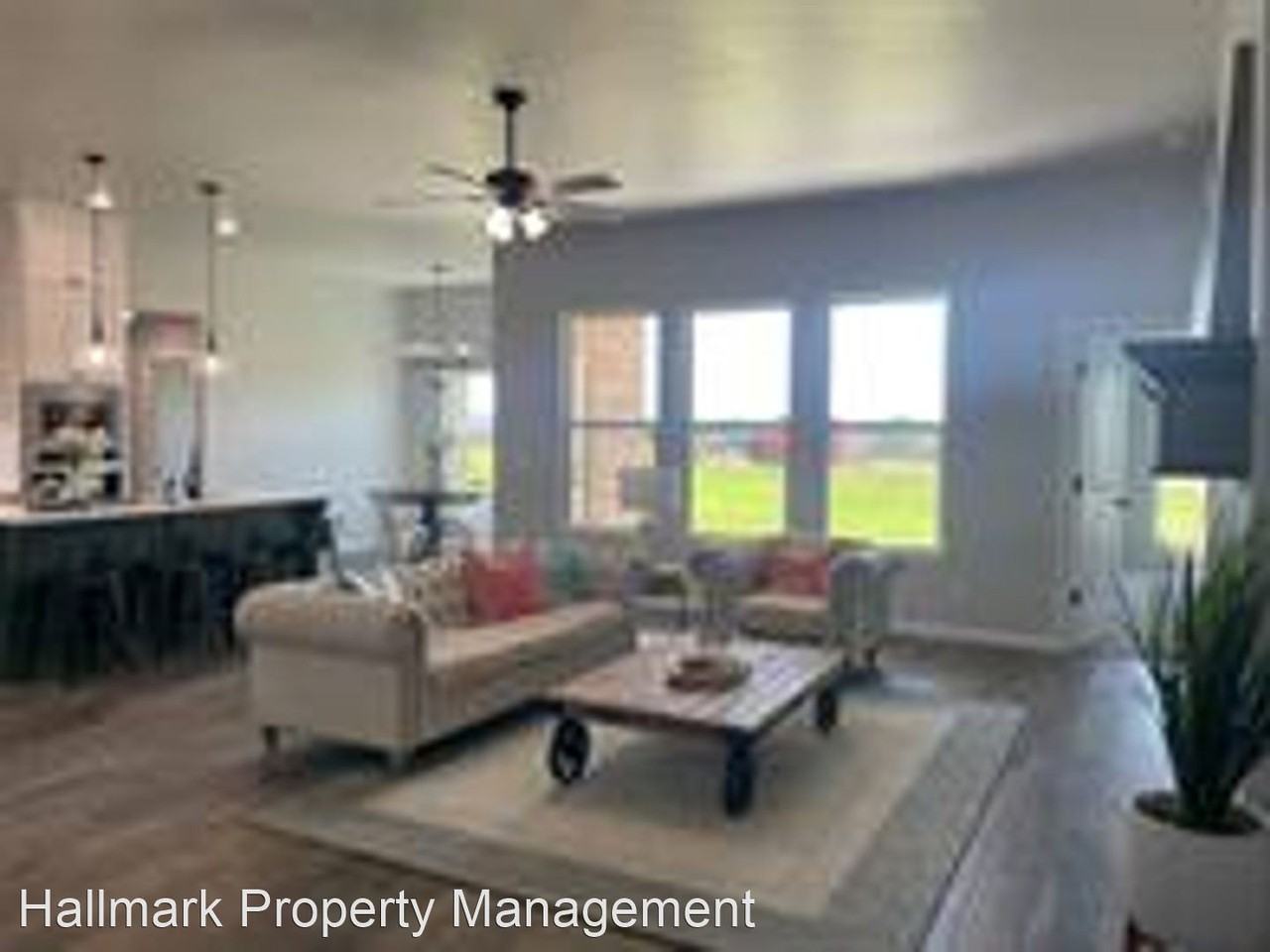 585 Hackberry Ln - Photo 3 of 7