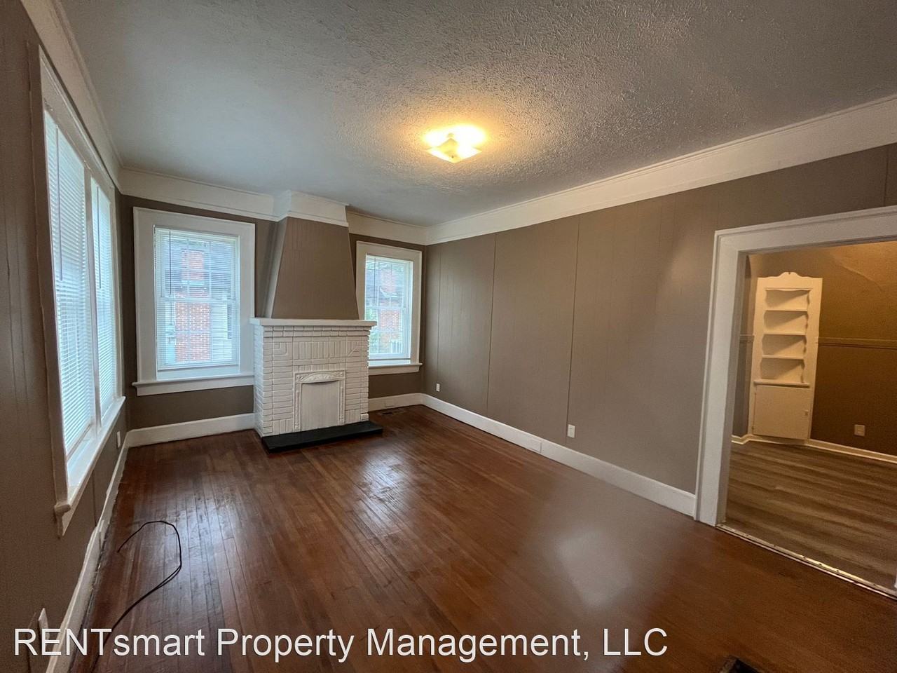 2406 Bell St - Photo 3 of 17