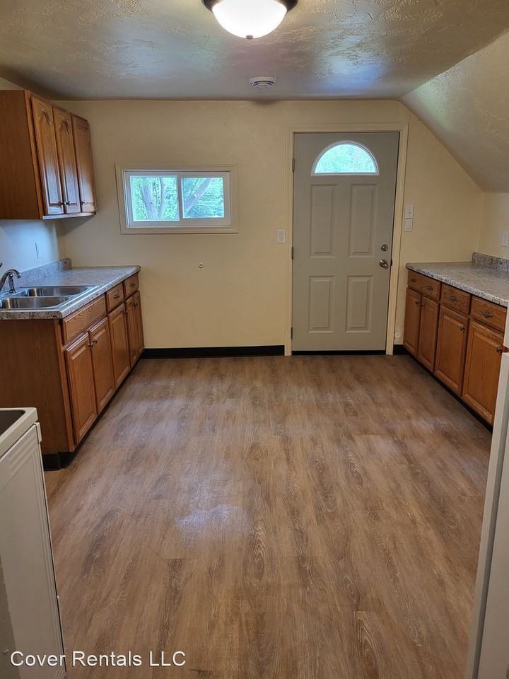 1516 Elm St - Photo 2 of 12