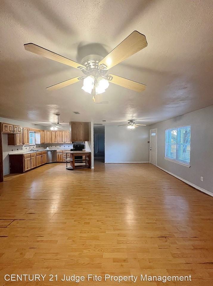 216 Gandy St - Photo 3 of 10