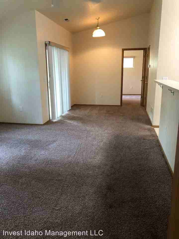 1837 N Farwell Ln - Photo 2 of 8