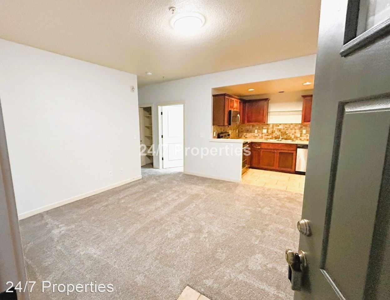 640 Ne Garswood Ln - Photo 2 of 15