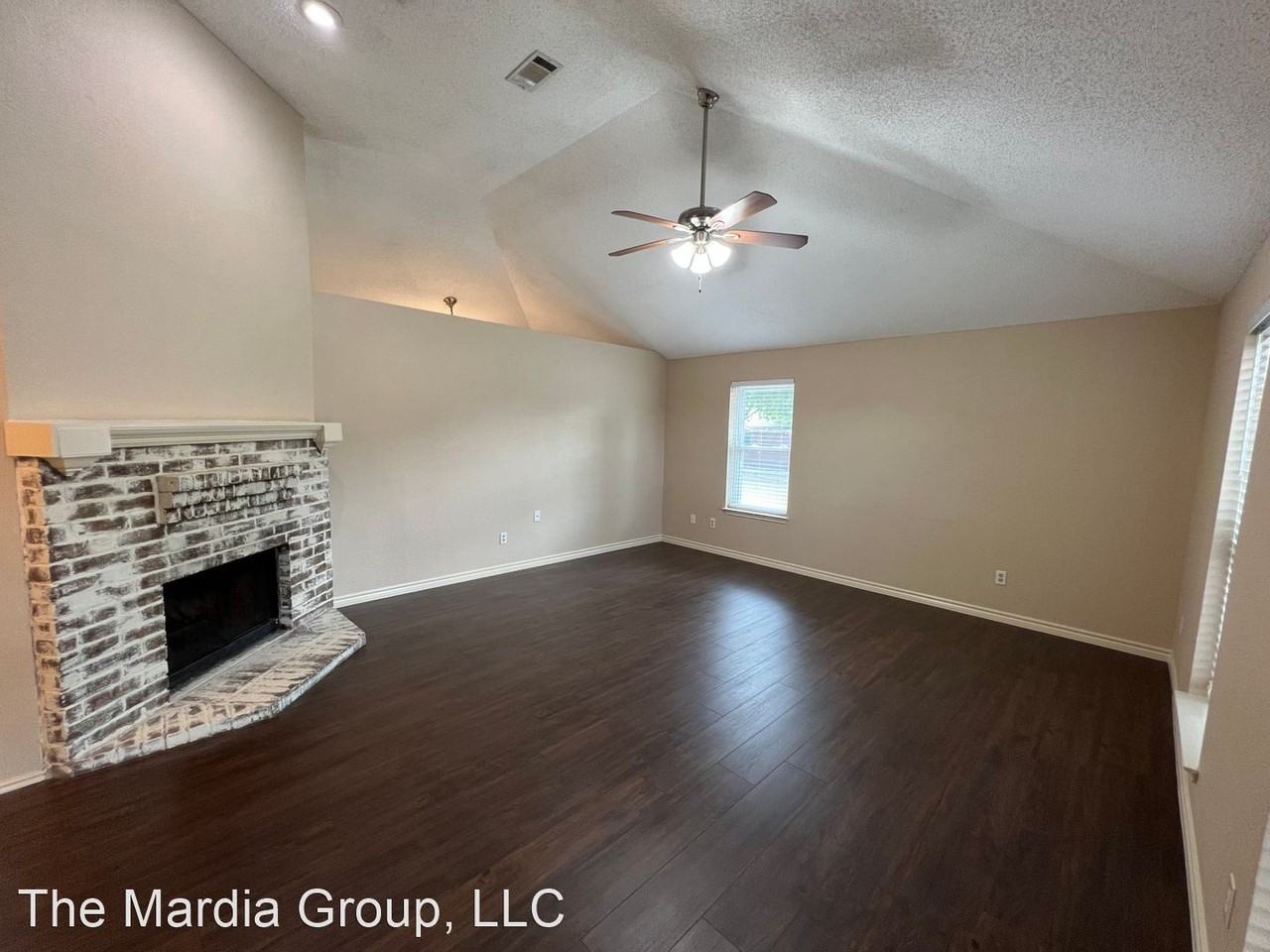 1529 Sunflower Dr - Photo 3 of 23