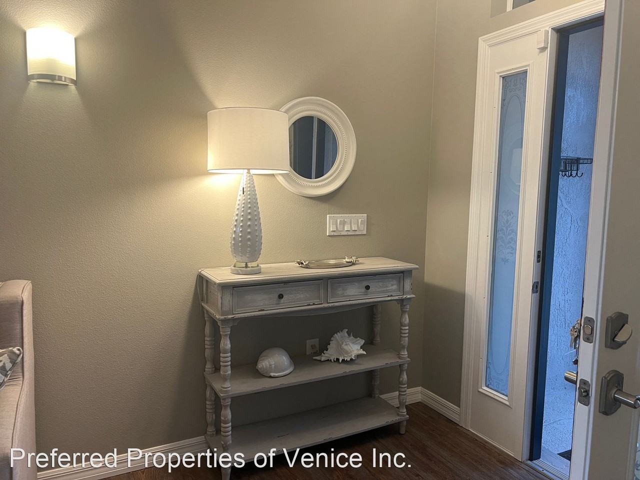 352 Woodvale Dr - Photo 3 of 41