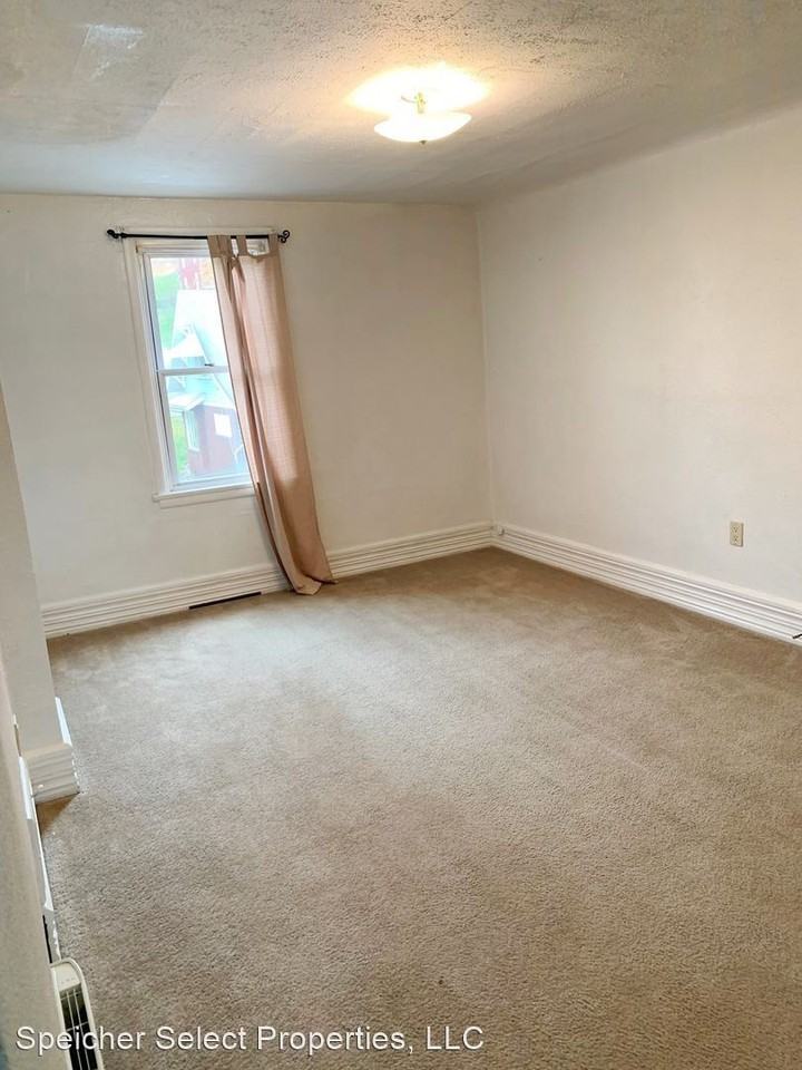 282 Glenn Street - Photo 3 of 9