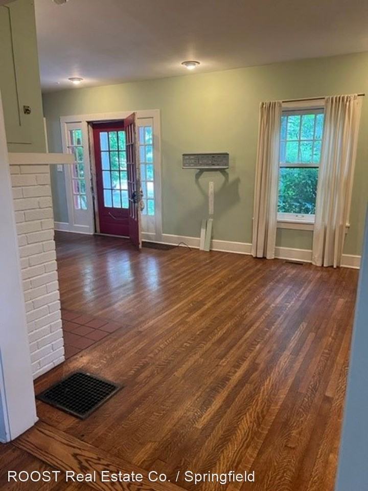 125 W Whiteman St - Photo 3 of 18