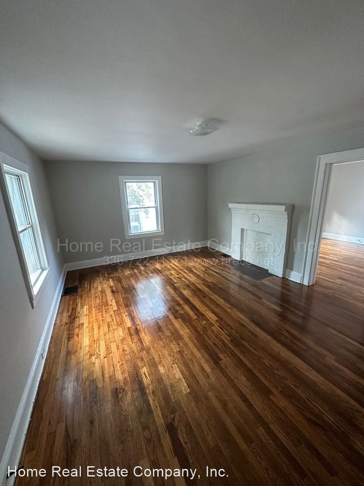 349 E Sprague St - Photo 2 of 9