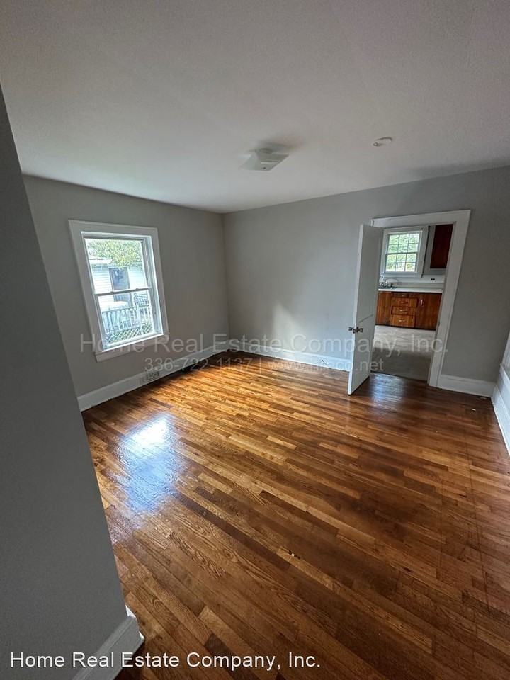 349 E Sprague St - Photo 3 of 9